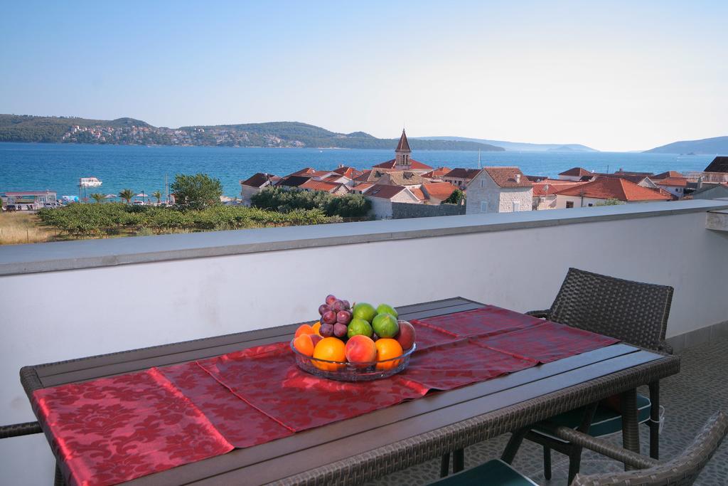 Apartments Daniela Trogir Exterior foto